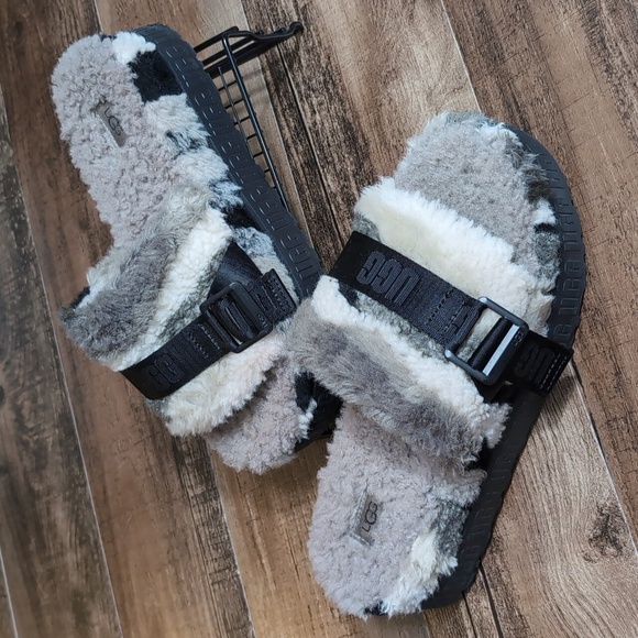 Ugg Fluffita Cali Collage Slipper Beige/Black size 10.0 - Picture 1 of 9